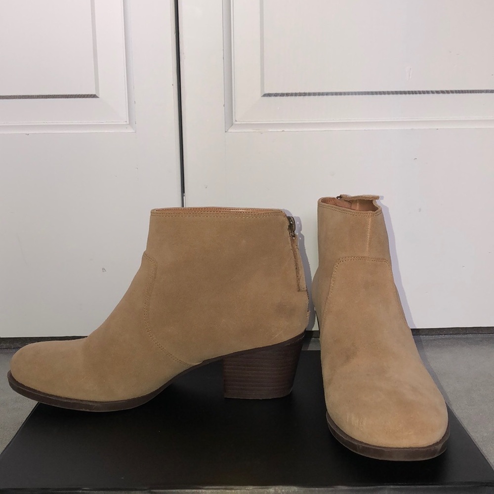 Nine West light brown booties